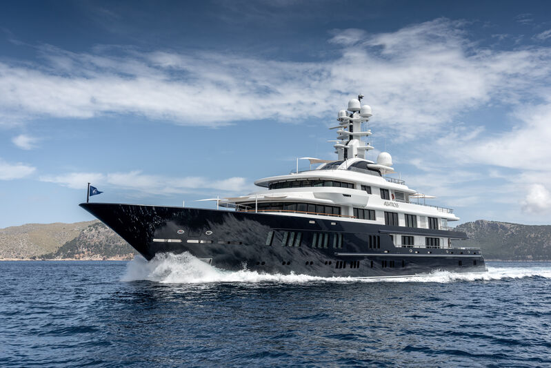 72m Delta Marine’s Albatross Left the Market Yacht Harbour