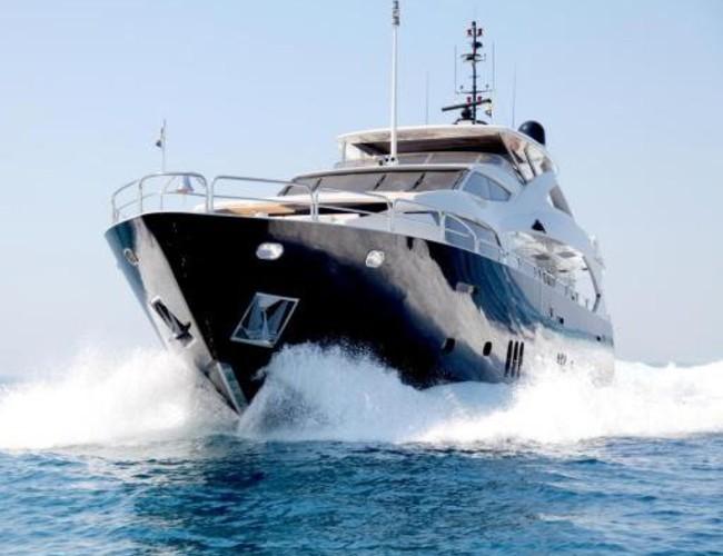 Motor yacht Emoji Sunseeker Yacht Harbour