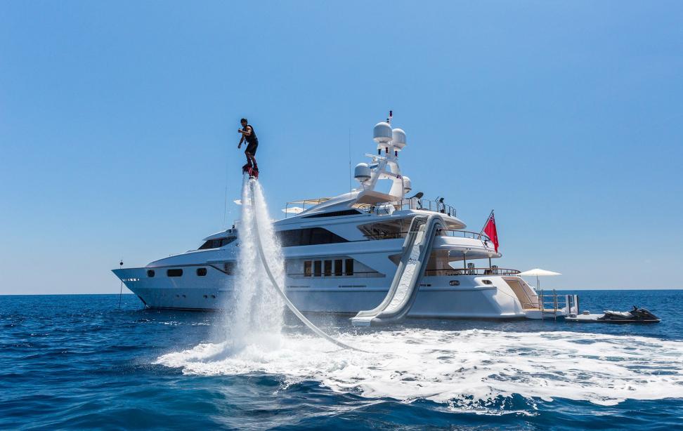 Motor yacht Air Yacht Harbour