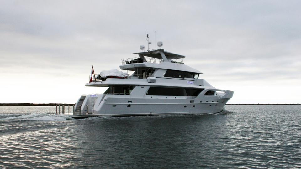 Motor yacht Encore Crescent Yachts Yacht Harbour