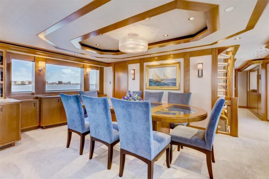 Motor yacht Endeavour Westport Yacht Harbour