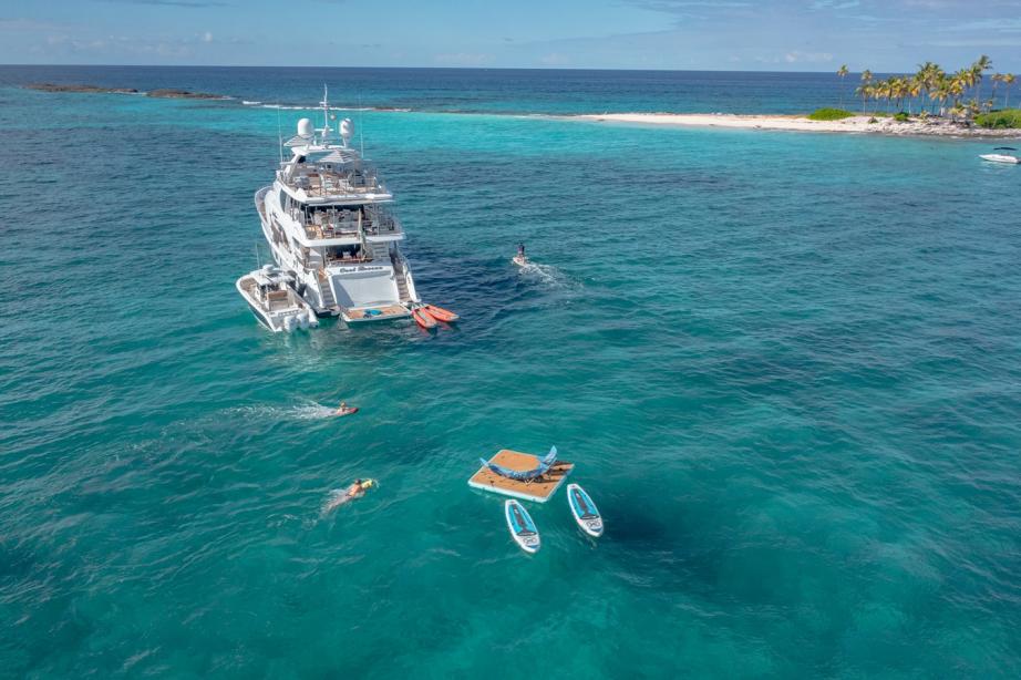 Motor yacht Cool Breeze Yacht Harbour