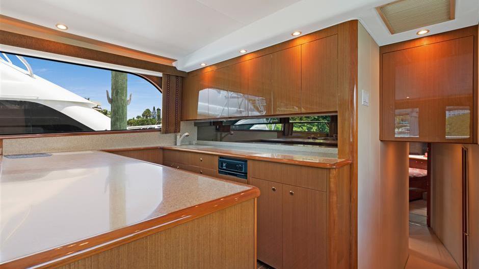 Motor yacht CE CE Viking Yacht Harbour