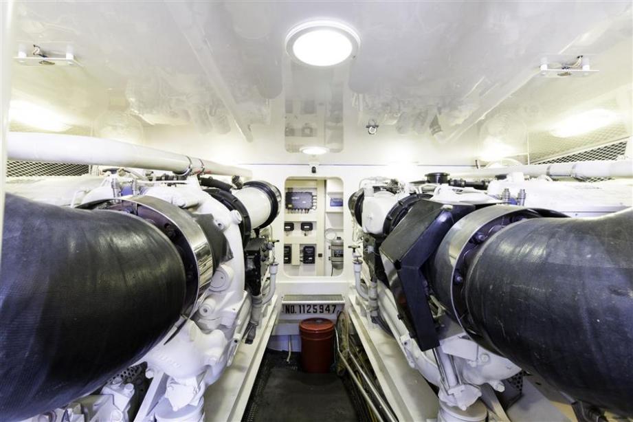 Motor yacht Ce Ce Viking Yacht Harbour