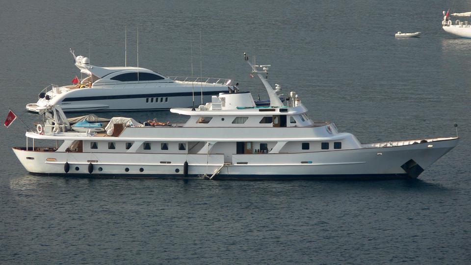 Motor yacht Trafalgar Denizcilik Yacht Harbour