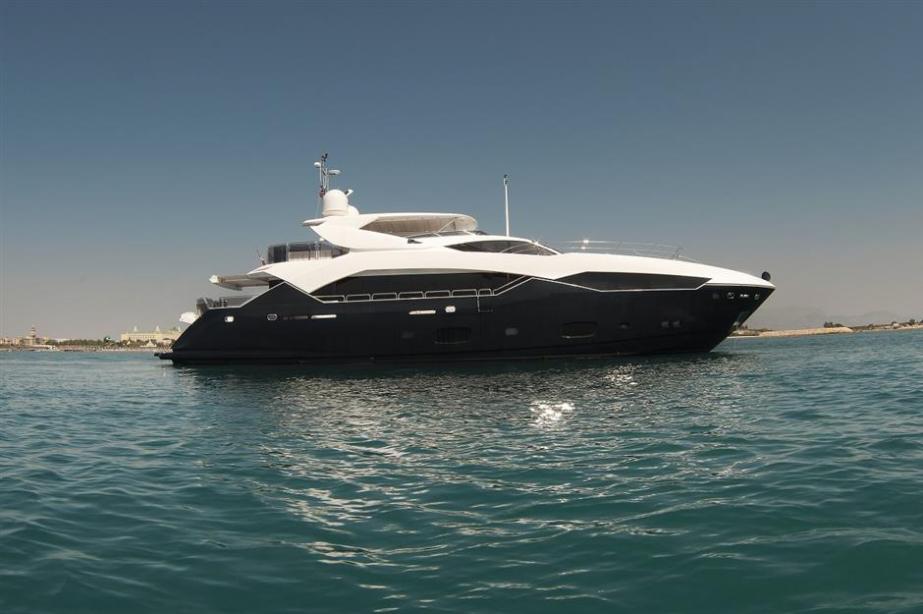 Motor yacht Sun Flower Sunseeker Yacht Harbour