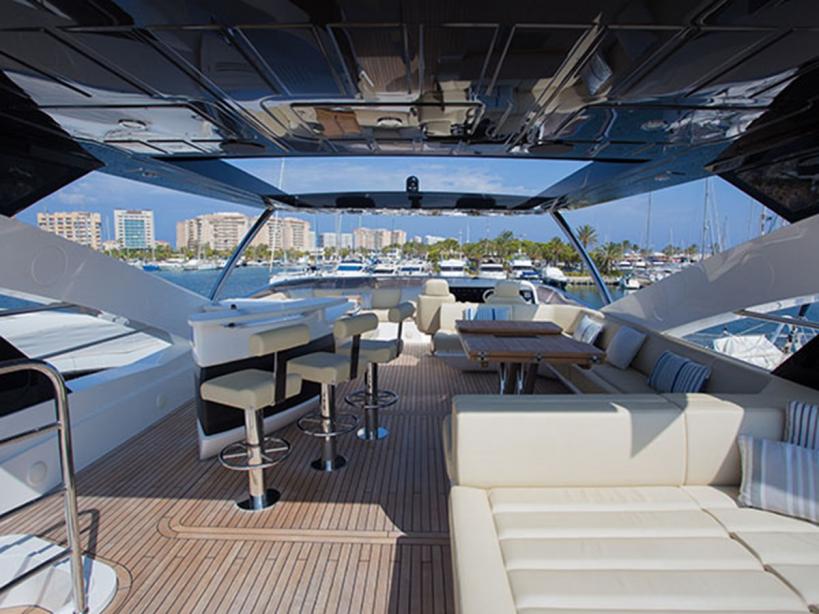 Motor yacht Living The Dream Sunseeker Yacht Harbour