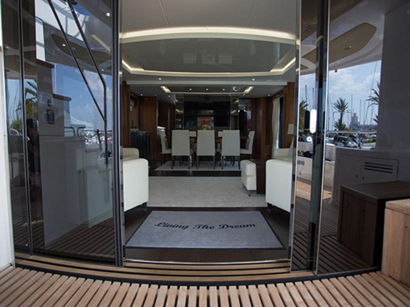 Motor yacht Living The Dream Sunseeker Yacht Harbour