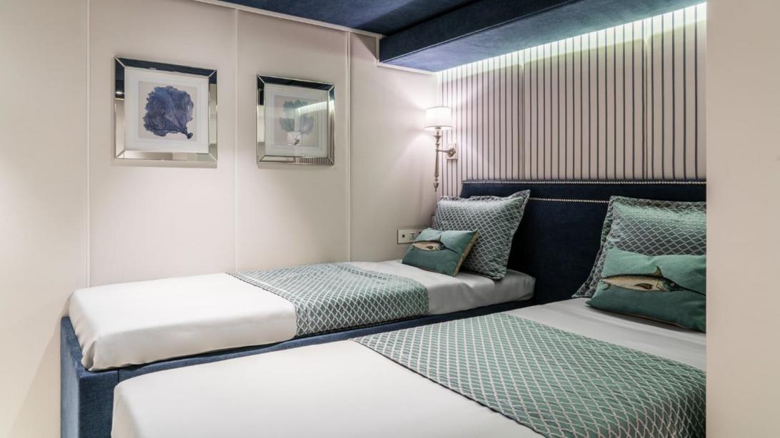 Sailing yacht Bundalong Sunreef Yacht Harbour