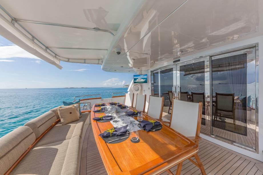 Motor yacht Quintessa Destiny Yacht Harbour