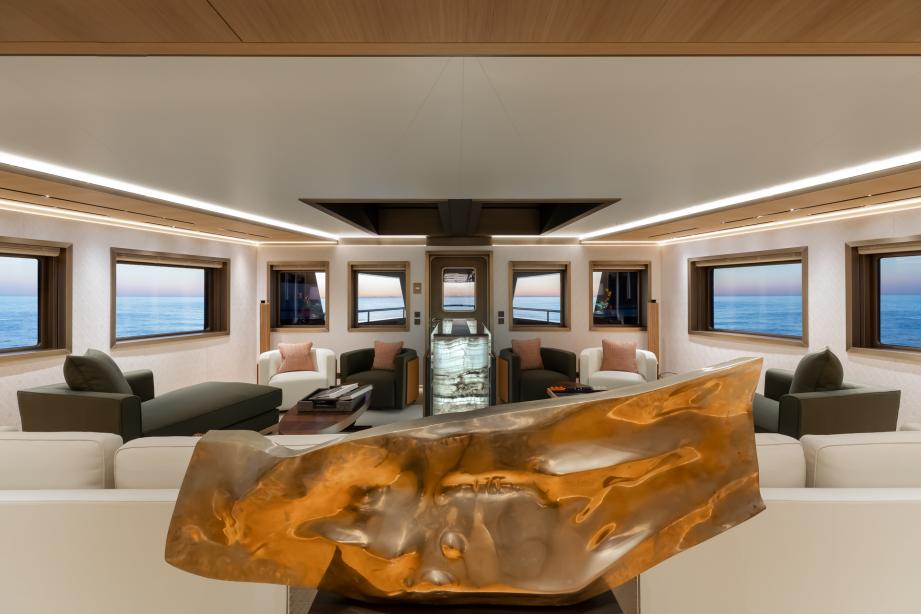 Motor yacht La Datcha Damen Yacht Harbour