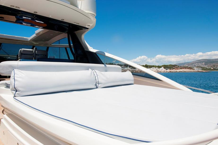 Motor yacht Slip Away Baia Yacht Harbour