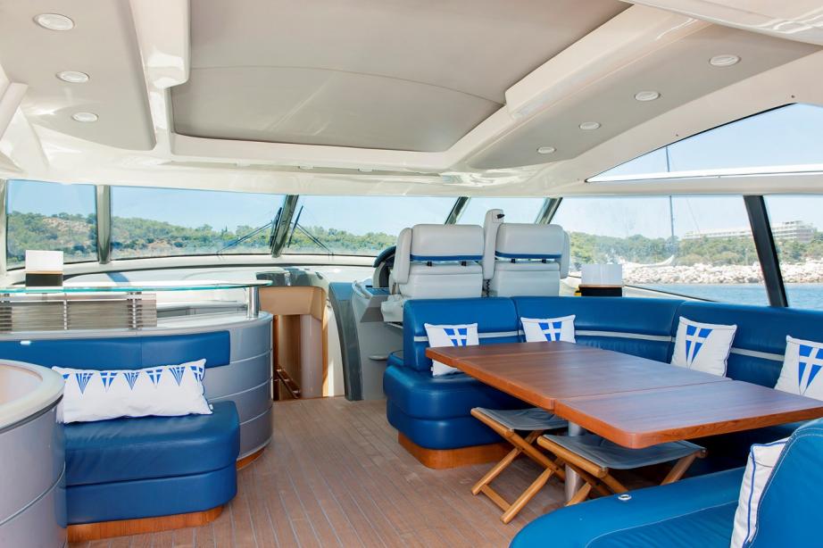 Motor yacht Slip Away Baia Yacht Harbour