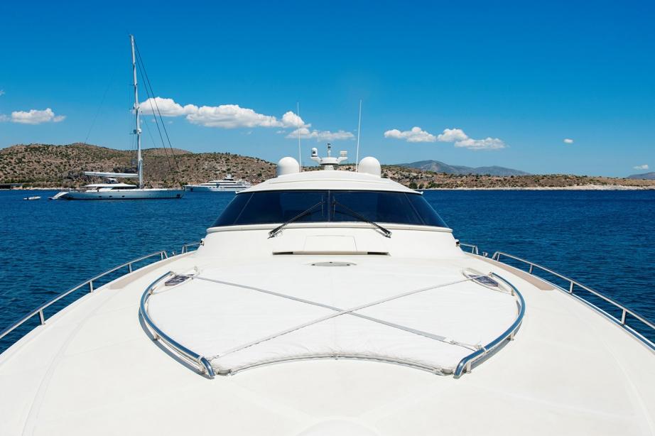 Motor yacht Slip Away Baia Yacht Harbour