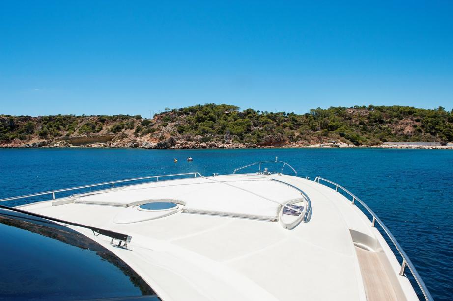 Motor yacht Slip Away Baia Yacht Harbour