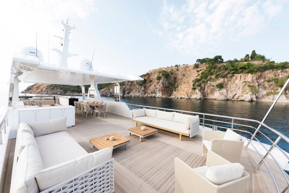 Motor yacht Piccolo Alpha Custom Yachts Yacht Harbour