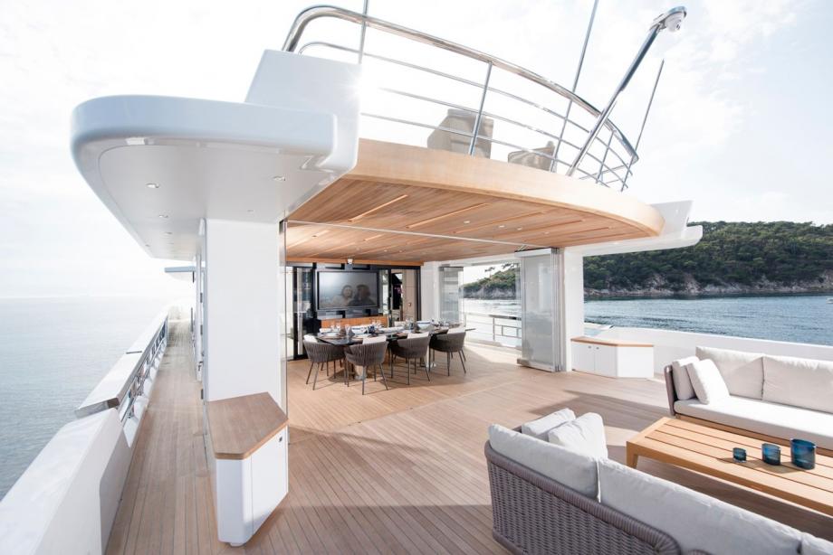 Motor yacht Piccolo Alpha Custom Yachts Yacht Harbour