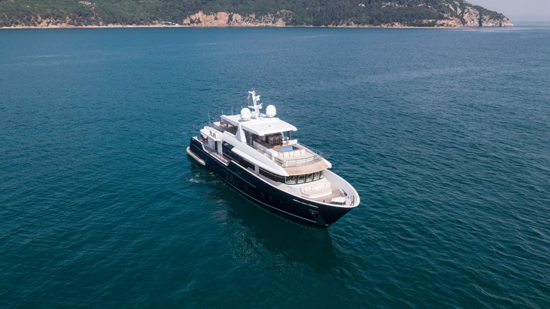 Motor yacht Piccolo Alpha Custom Yachts Yacht Harbour