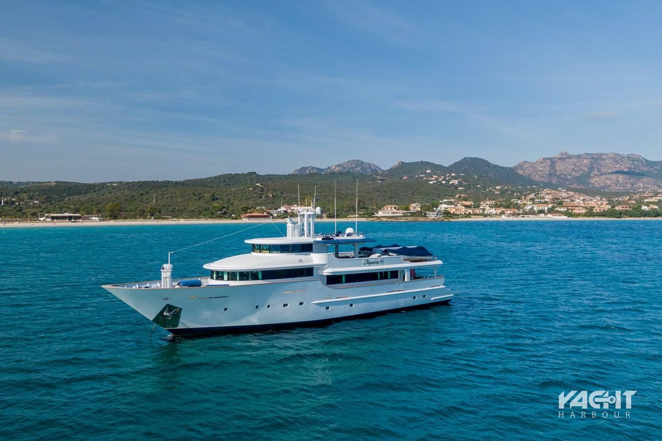 Motor yacht Aquarius IV CBI Navi Yacht Harbour