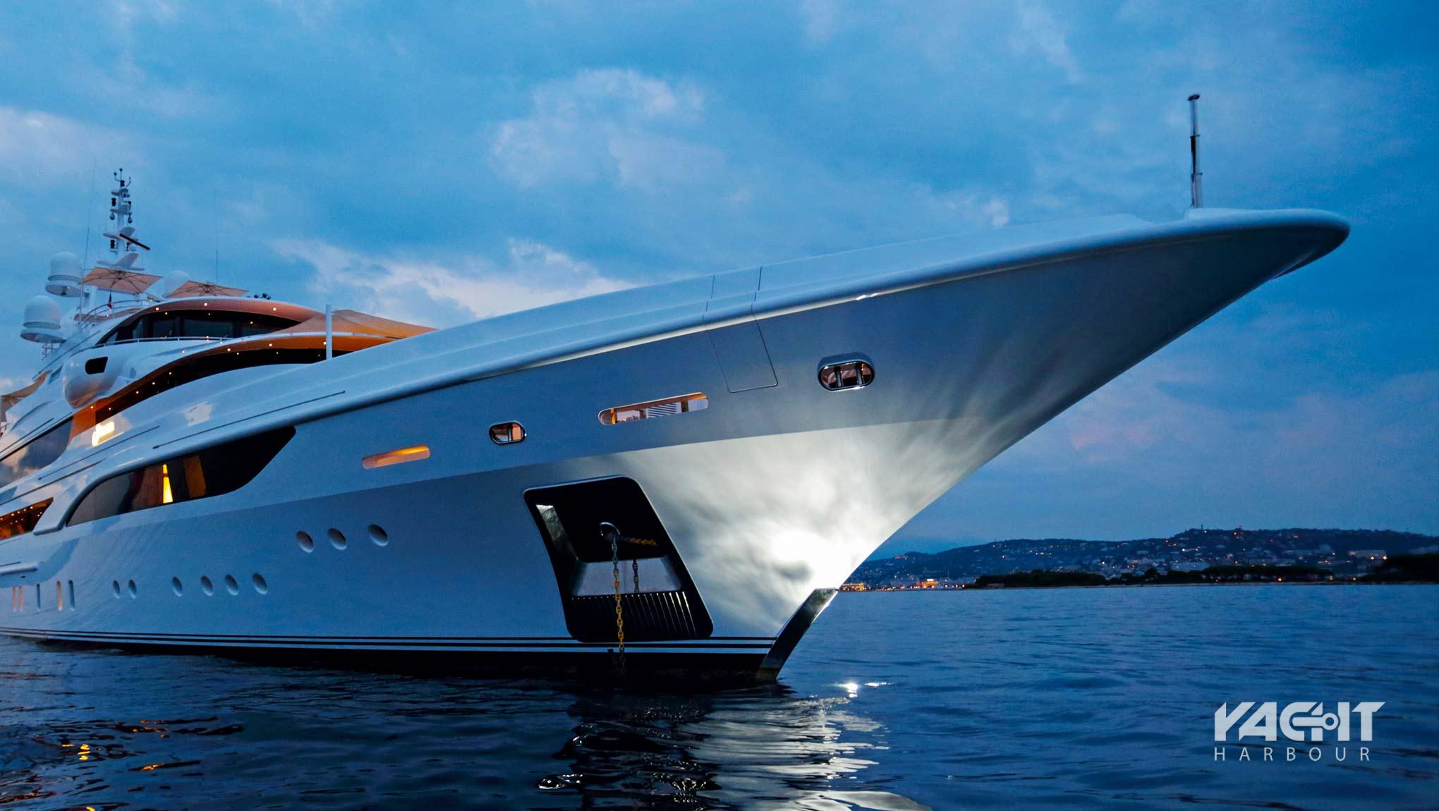 Motor yacht Formosa Yacht Harbour