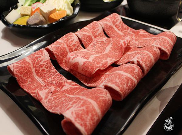 大安捷運站美食︳夠夠肉，牛肉為主的火鍋店，環境如同咖啡館，獨自來也很適合
