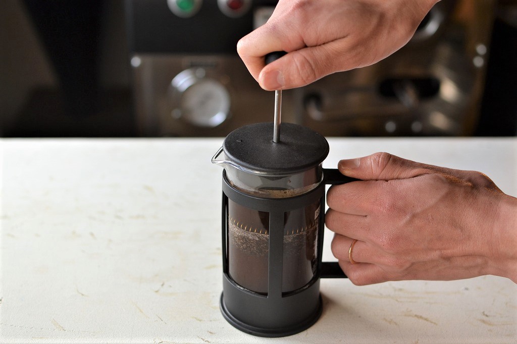 【はじめてでも失敗しない】フレンチプレスで美味しいコーヒーを淹れよう 長野県長野市のコーヒー豆屋『ヤマとカワ珈琲店』