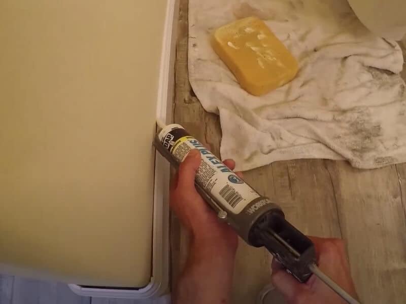 Do You Caulk Before Or After Painting