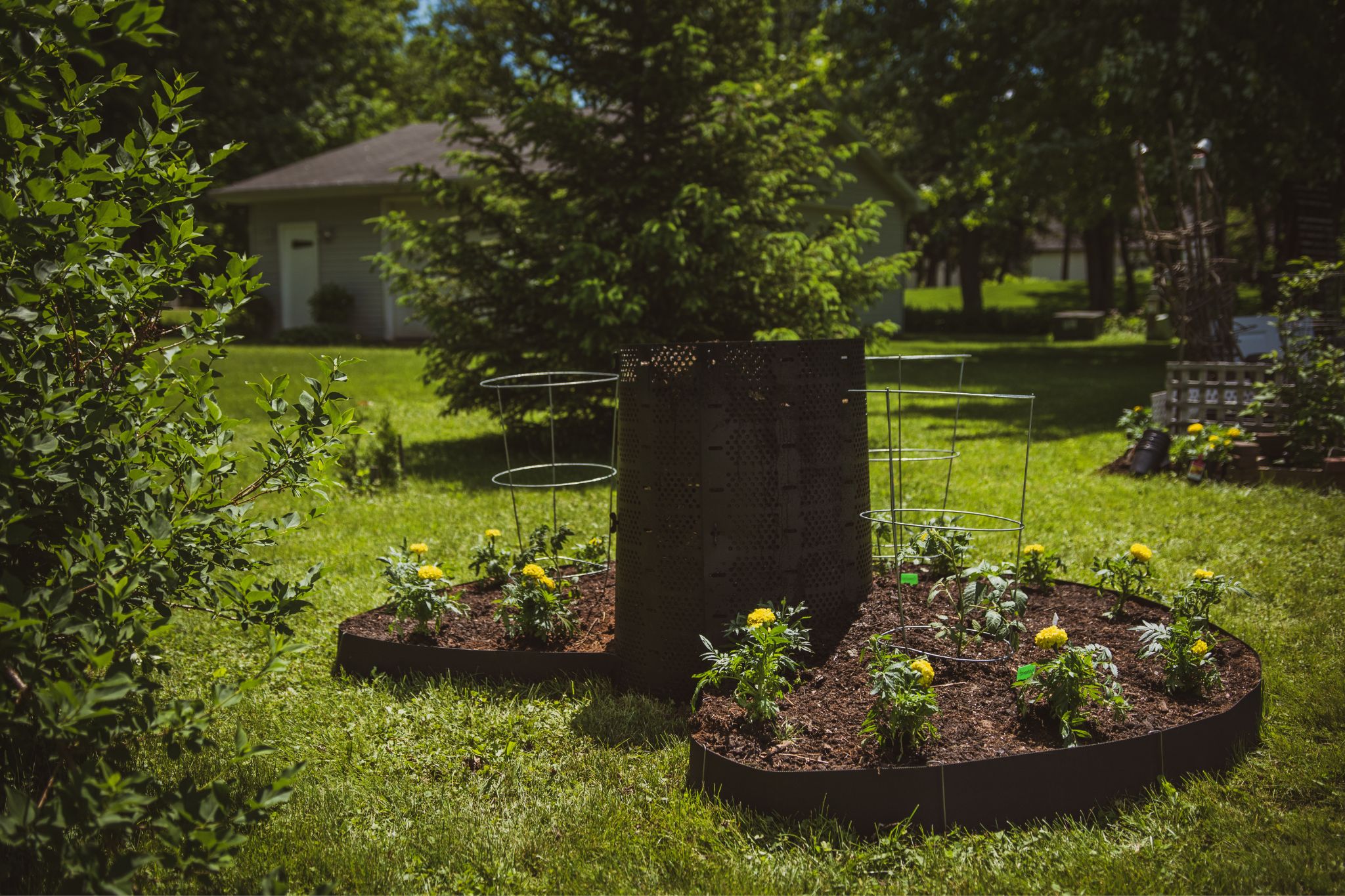 Keyhole Garden Kit Including GEOBIN® Composter Yardfully