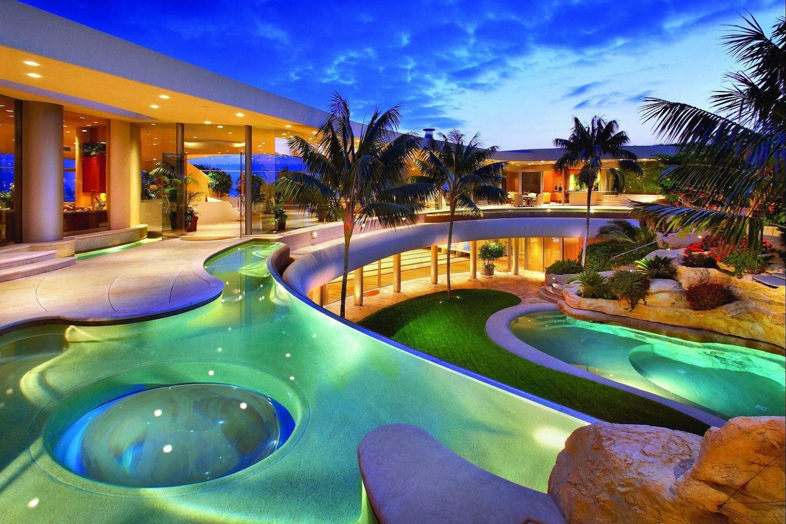 20 Amazing Backyard Pool Designs