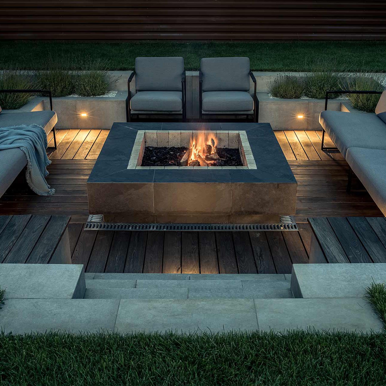 Gas Fire Pits vs. WoodBurning Fire Pits Yardzen