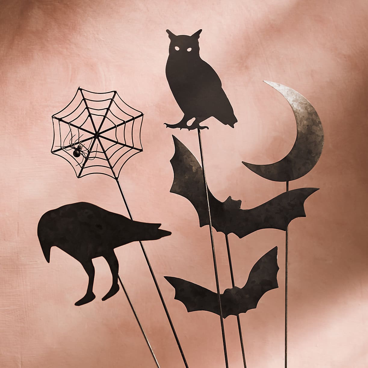 Our Guide to Moody Outdoor Halloween Decor Yardzen