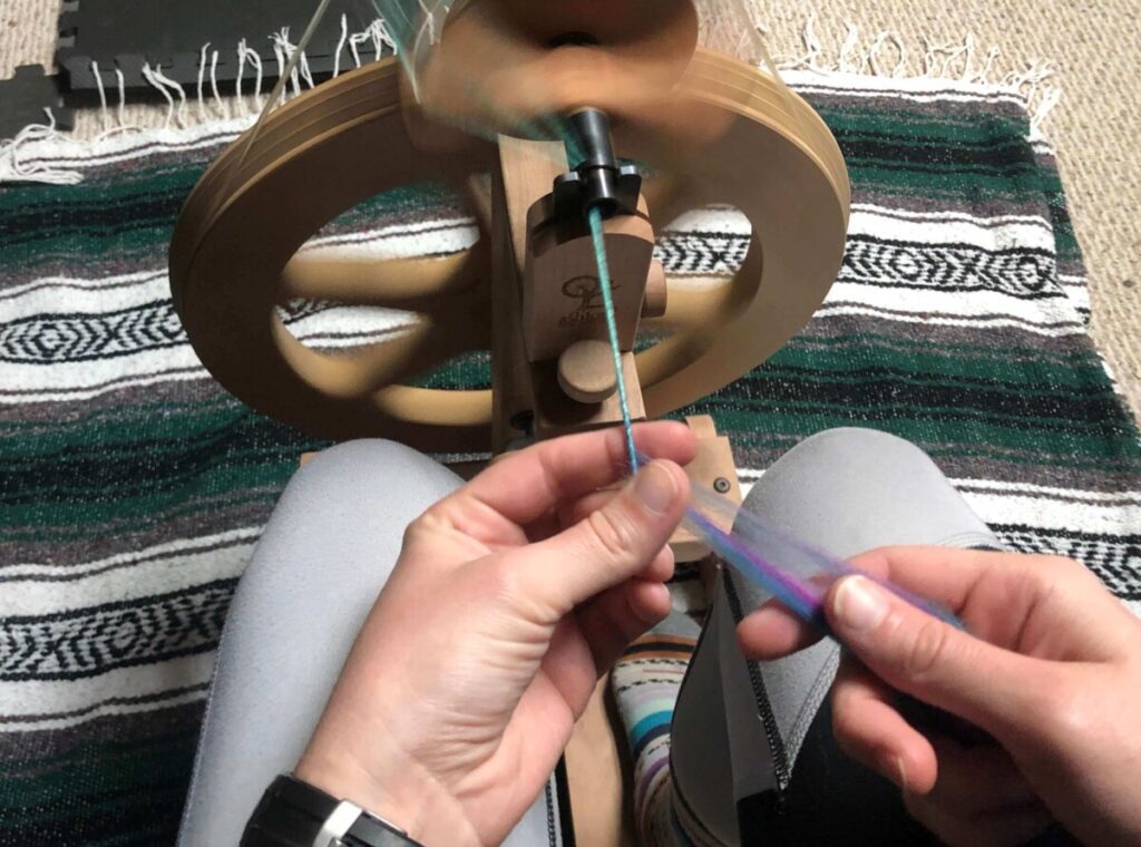 How to Use a Spinning Wheel (5 Simple Steps to Make Yarn) Yarnhustler