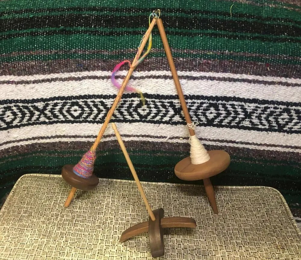 How to Use a Spindle (Start Making Yarn in 5 Easy Steps) Yarnhustler