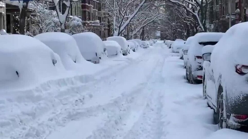 Largescale snowfall in 16 days! Chicago has the longest snowfall