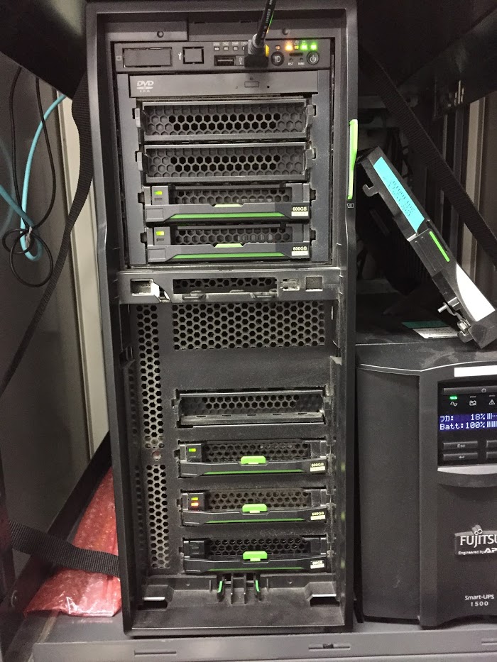 Fujitsu PRIMERGY TX2540M1でディスク障害2回目 電子計算機の操縦桿