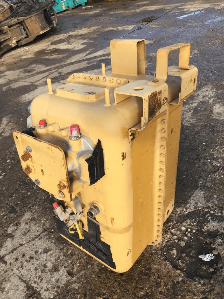 Hydraulic tank Cat 980G Yellowdozer
