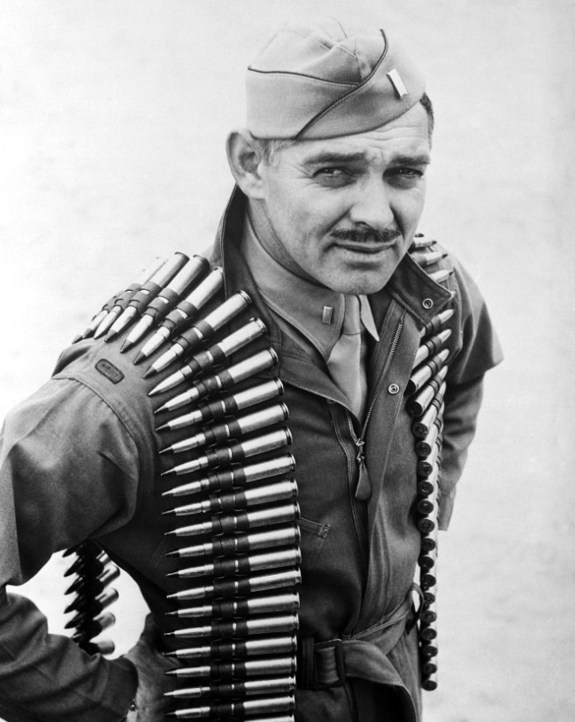22 Vintage Photographs of Clark Gable Served in Uniform, Flew Combat