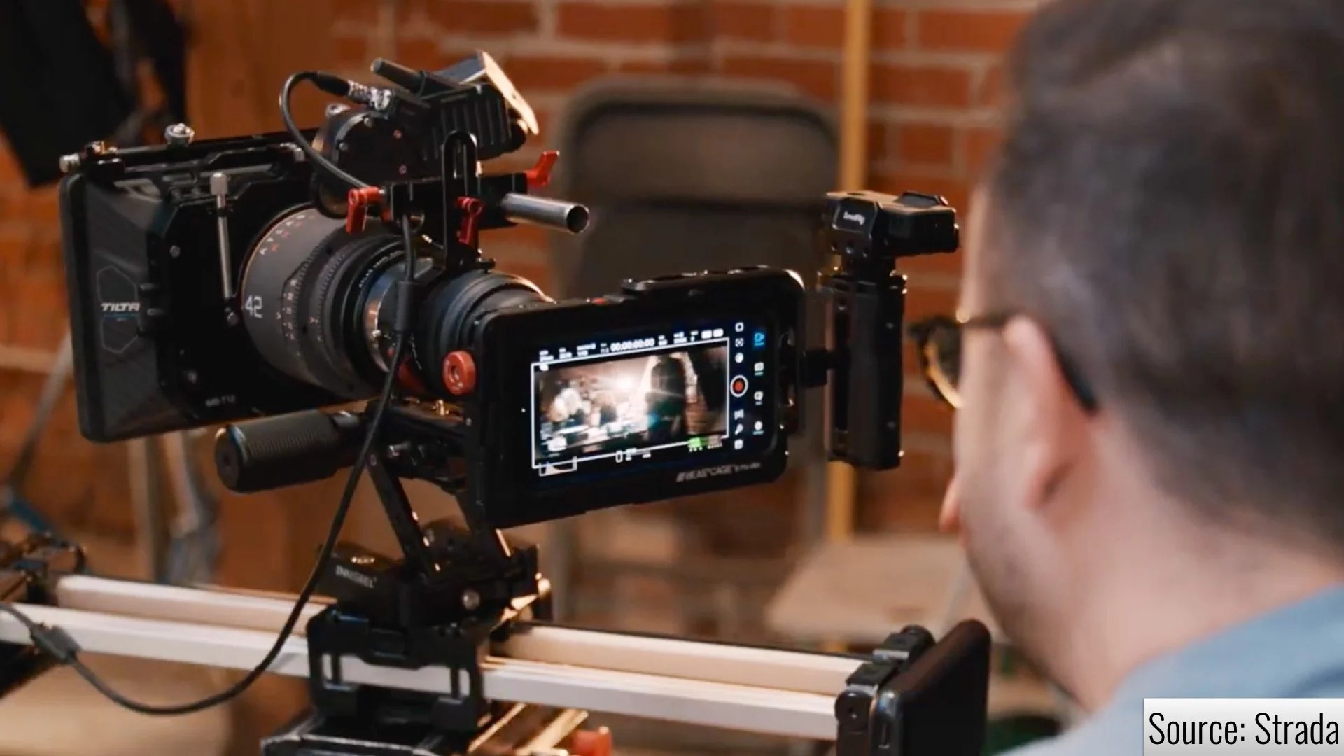 iPhone 15 Pro + Anamorphic Lens = Cinema Camera? Y.M.Cinema Magazine