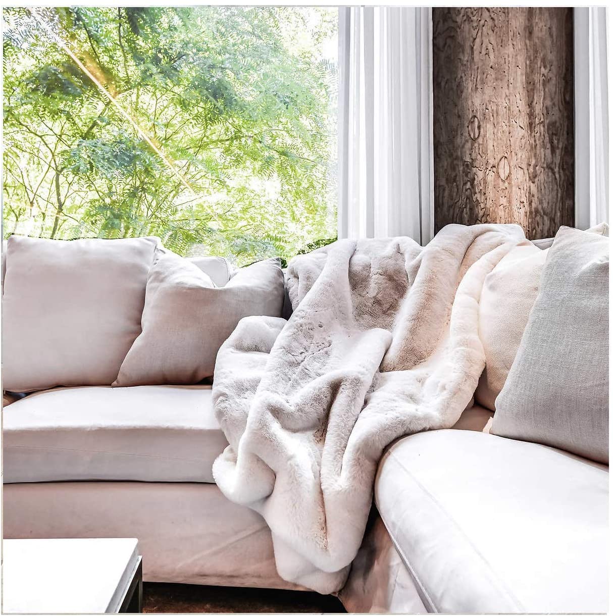 Mon Chateau Luxury Collection Faux Fur Throw (Ivory) YODO613
