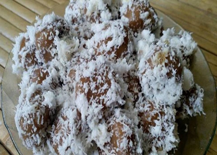 KLEPON 10 Variasi Si Hijau Bertabur Kelapa YOEXPLORE
