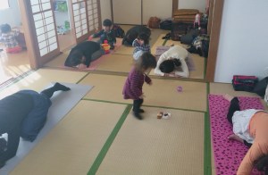 子連れヨガ