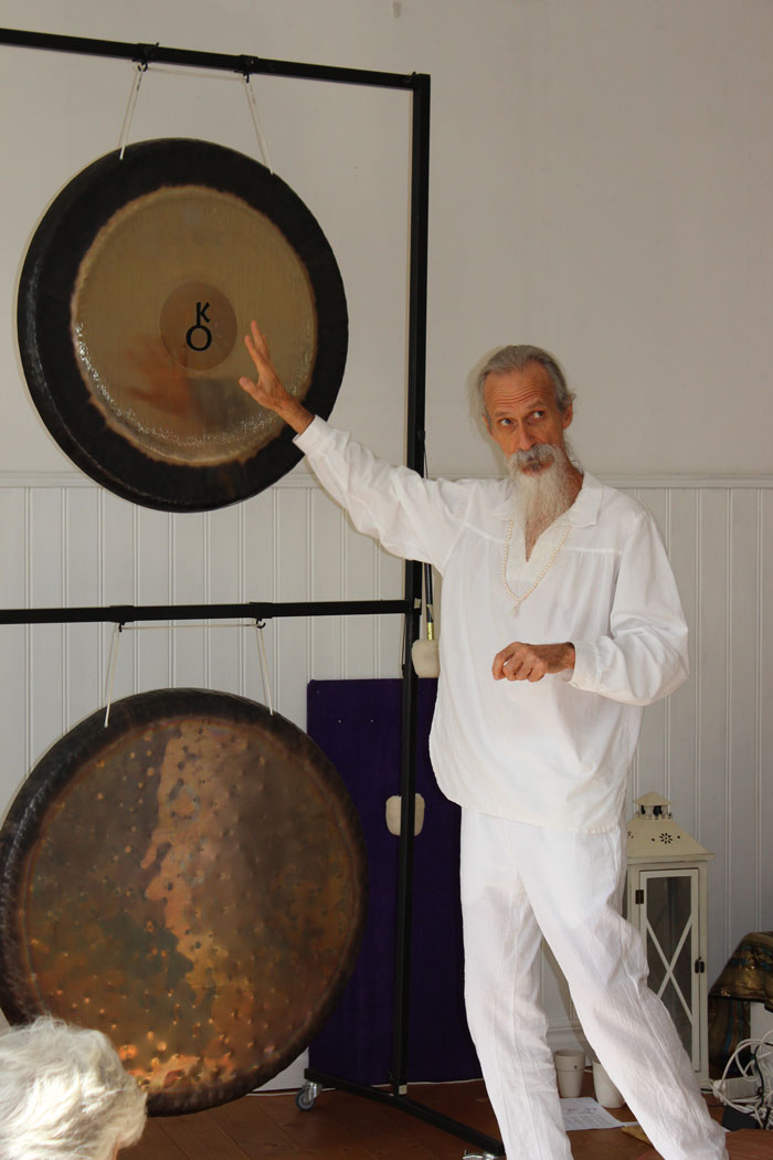 How to Play the Gong Yogi Mehtab