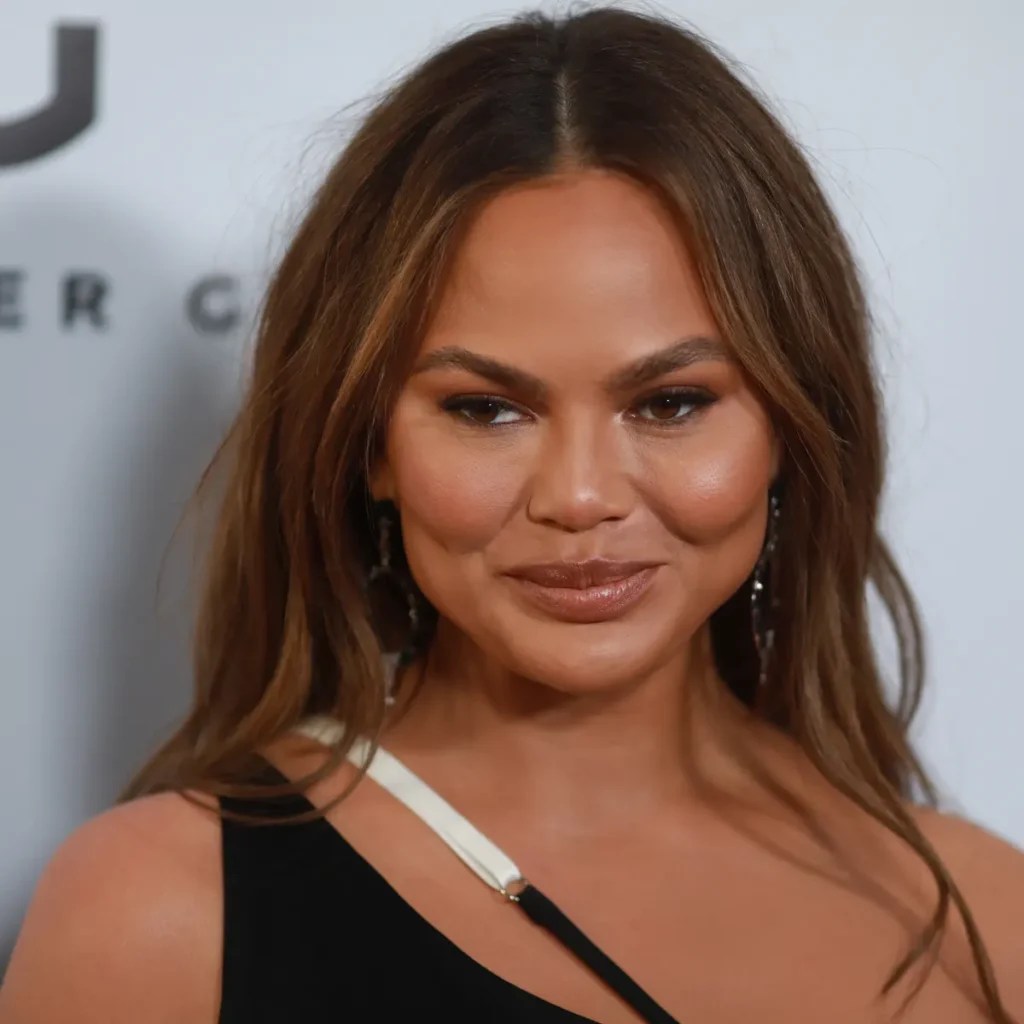 Christine Teigen Ethnicity, Wikipedia, Husband, Race, Tweets, Instagram, Parents, Twitter, Baby