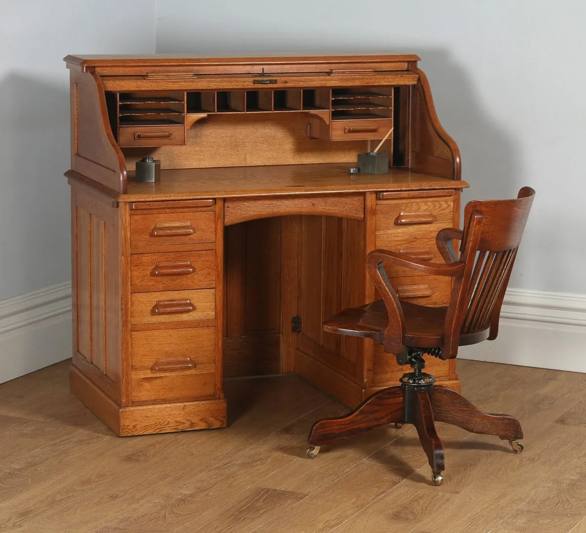Antique English Edwardian 4ft Oak Roll Top Pedestal Desk (Circa 1910