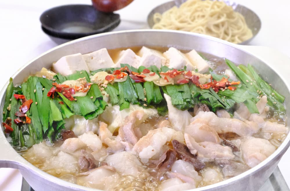 もつ鍋作り方〜プロのレシピを公開！もつ鍋をもっと美味しく食べるコツ｜博多の味とりかわ・もつ鍋 よのすけ本店