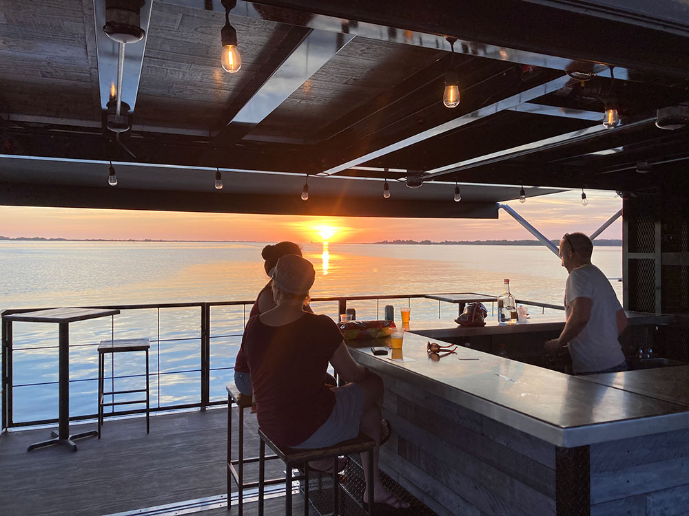 Mobile Beach Bars for Weddings & Events YorPub Mobile Bar for Rent