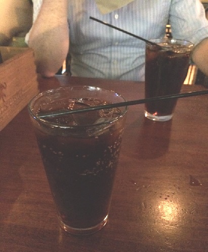 1日1文これ英語でなんていう？】〜生ビール〜 今日のフレーズはこちらです。 英語：Draft Beer 日本語：生ビール 例文：I Always Order A Glass Of Draft Be｜経営者の卵｜Note とりあえずビール を英語で。生ビールと瓶ビールの中身は同じだったとは - ワーホリ・留学生が今日カナダで話した英語