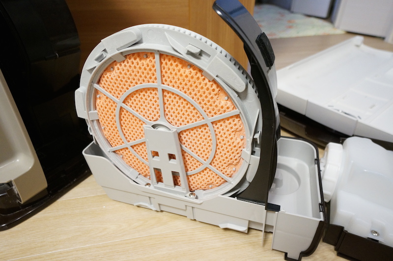 Å] 空気清浄機 ダイキン「Tck70P」ニオイ始めたらフィルター交換の前に試したいトレー洗浄の方法 | あかめ女子のWebメモ クエン酸で加湿器を掃除しよう | よしらじブログ