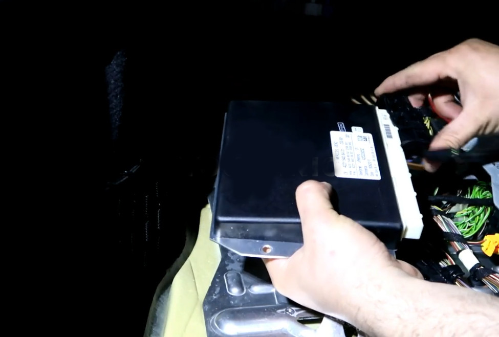 MercedesBenz Air Suspension Malfunction + ⬆️ Up Arrow YOUCANIC