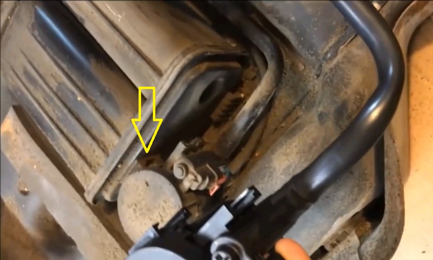 Acadia-Fault codes P0497 & P0455 Fixed!-Vent Solenoid Valve Replacement